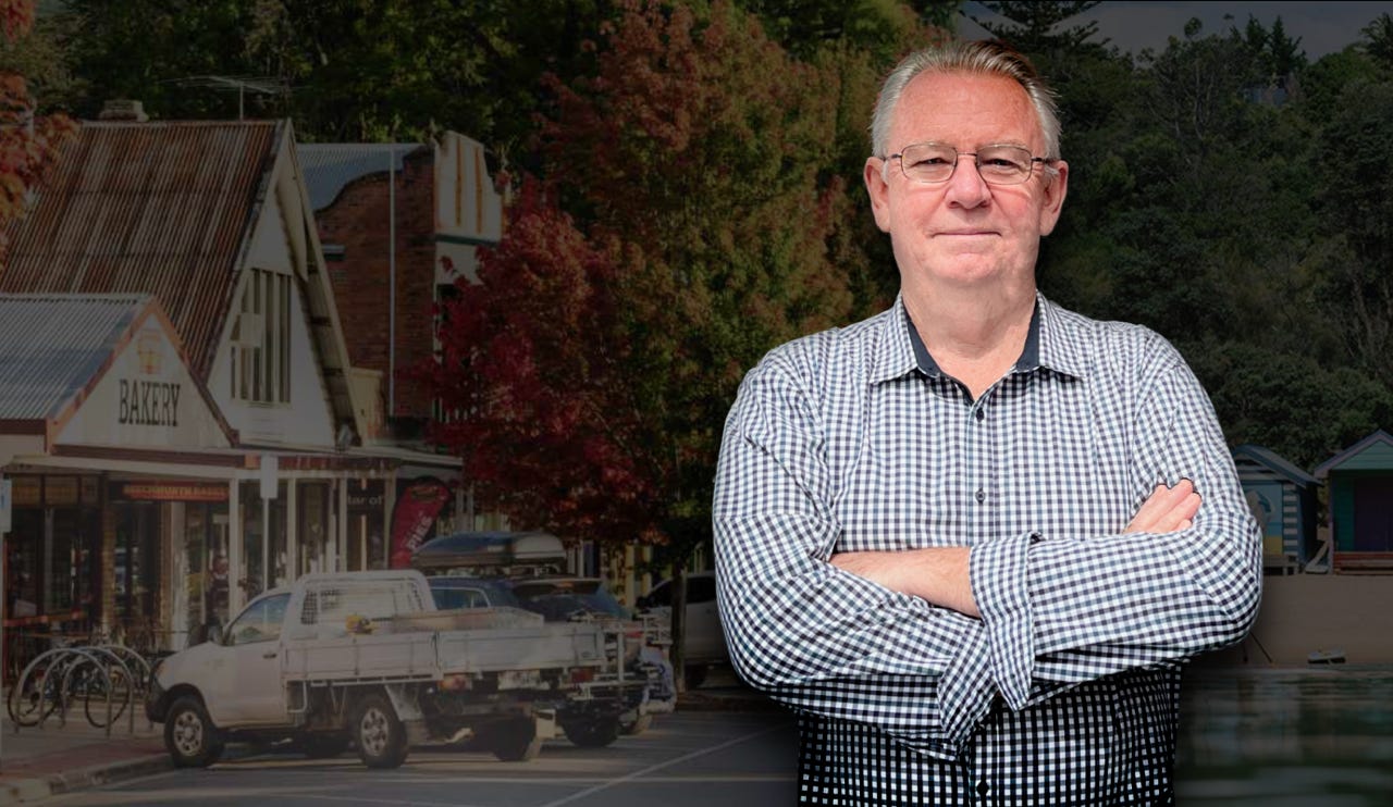 Ian Cook joins us is in The Cafe for a Townie episode artwork