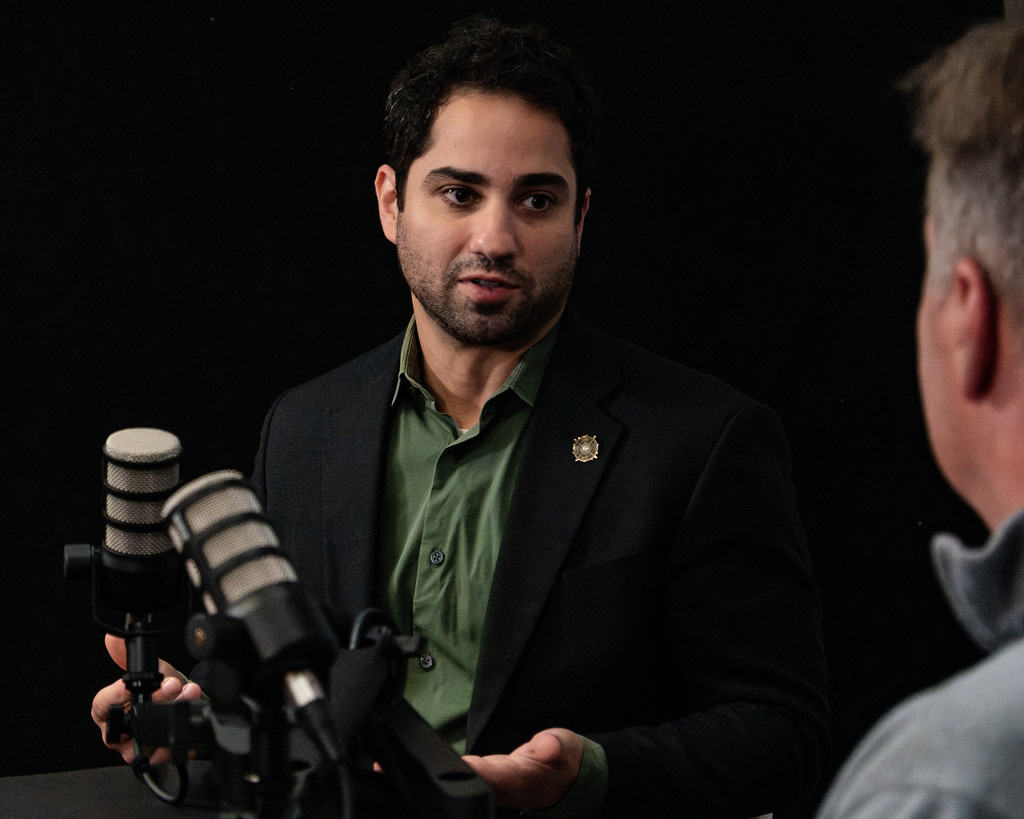 Jeremy Elser - Biology and LLMs Meet in the Lab