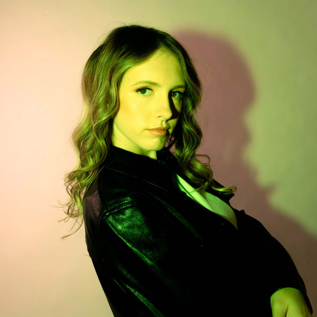 Episode 383 - Interview with Cassidy Taylor (Musician) episode artwork