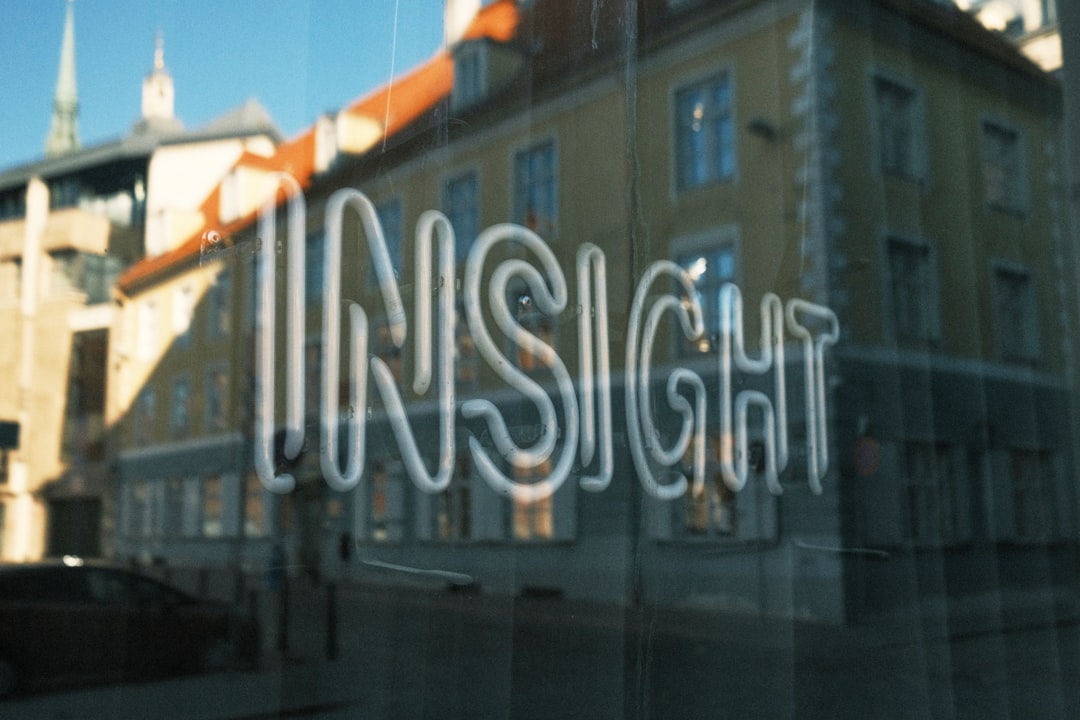The Insight Paradox, Mania and Human Evolution, and Visionaries and Cultural Change episode artwork