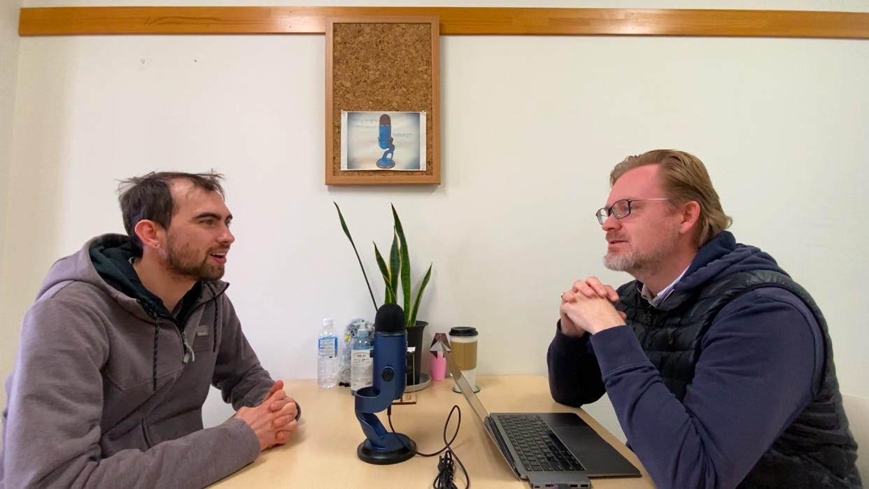 Easy English Interviews #29 - Travis Kinsella