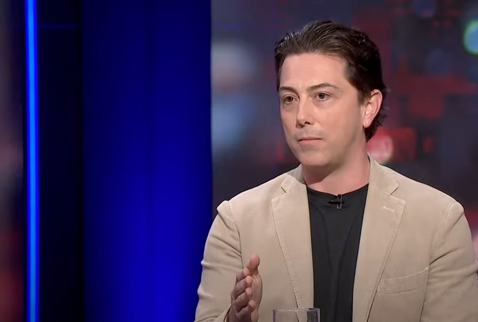 'The most powerful lobbyist in Canberra' Joe Aston on how Qantas featherbeds politicians to get its way episode artwork