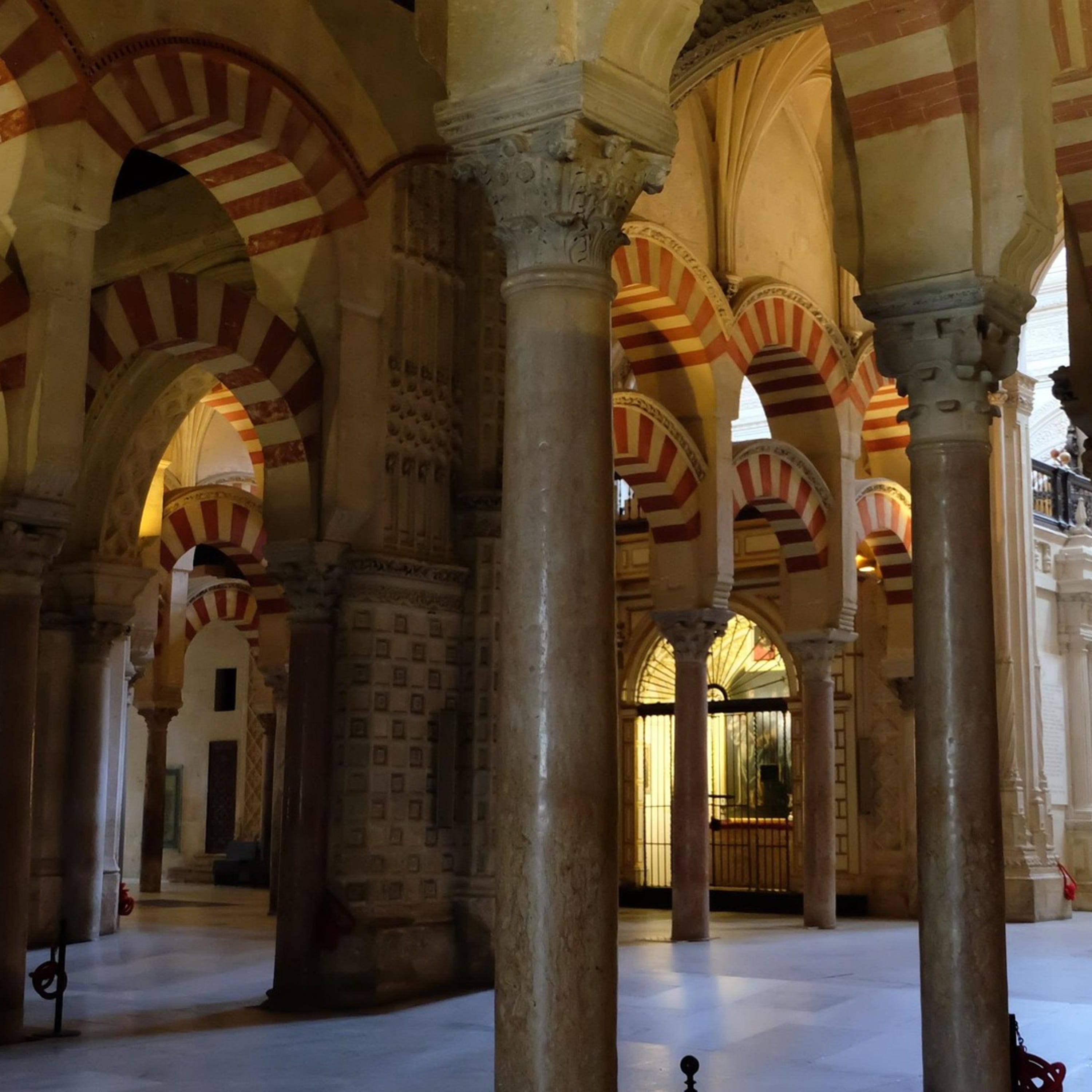 Capítulo 71 - CÓRDOBA - Salmorejo, misterios y castillos de película 🏰🍅 - B2 - Descubriendo España 7