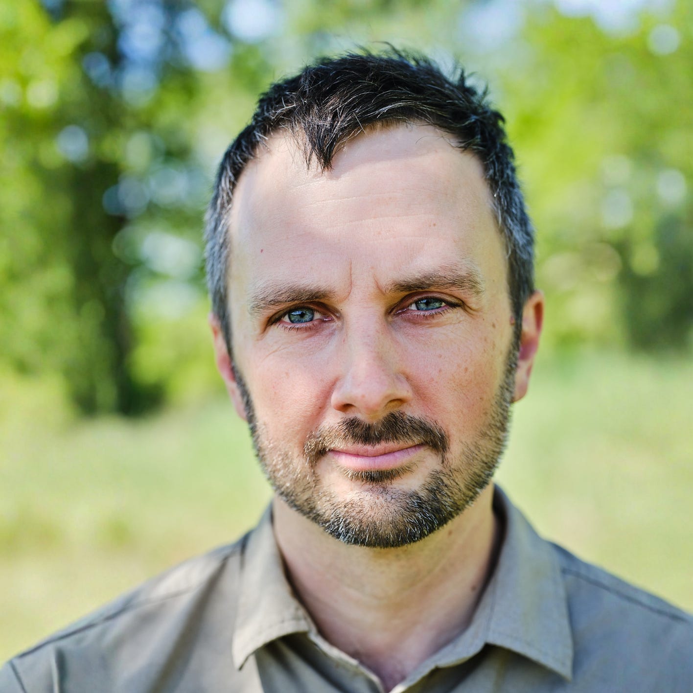 712 - Peter Michael Bauer (Experimental Anthropologist -- Rewilding Expert)