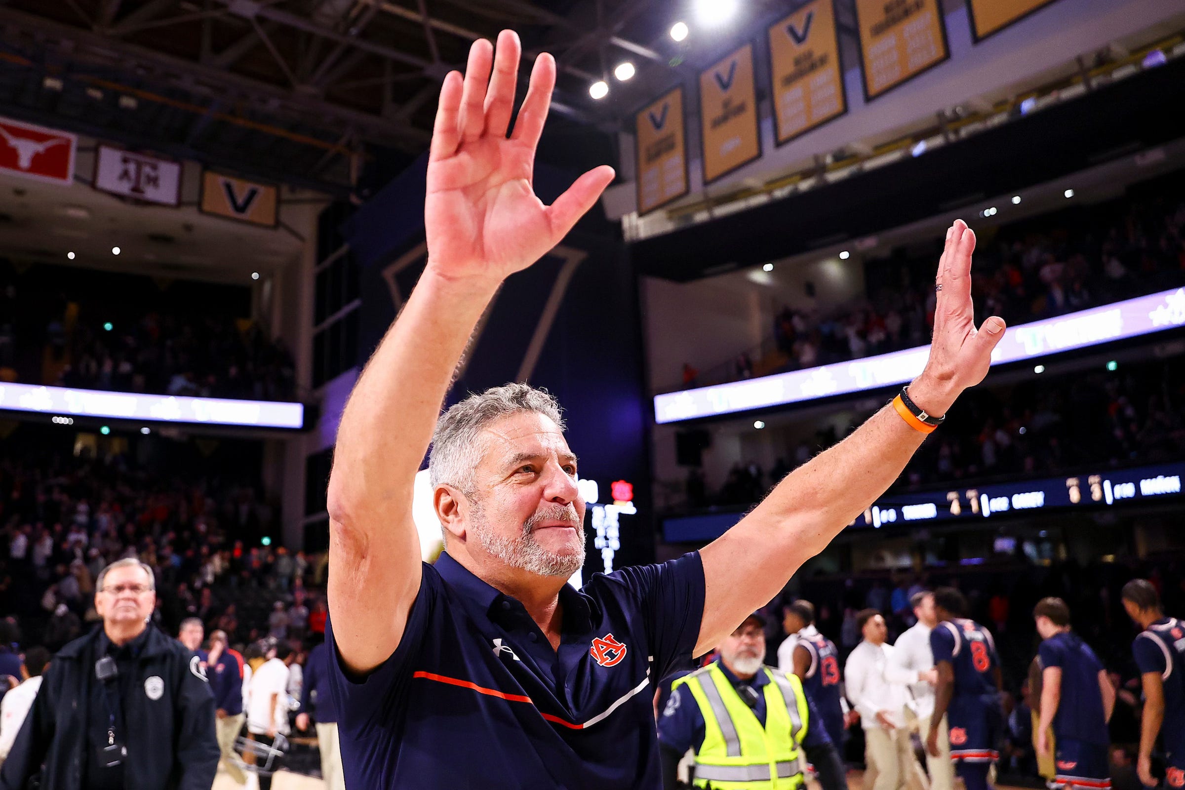 EMERGENCY POD: Bruce Pearl retires + Steven Pearl rises