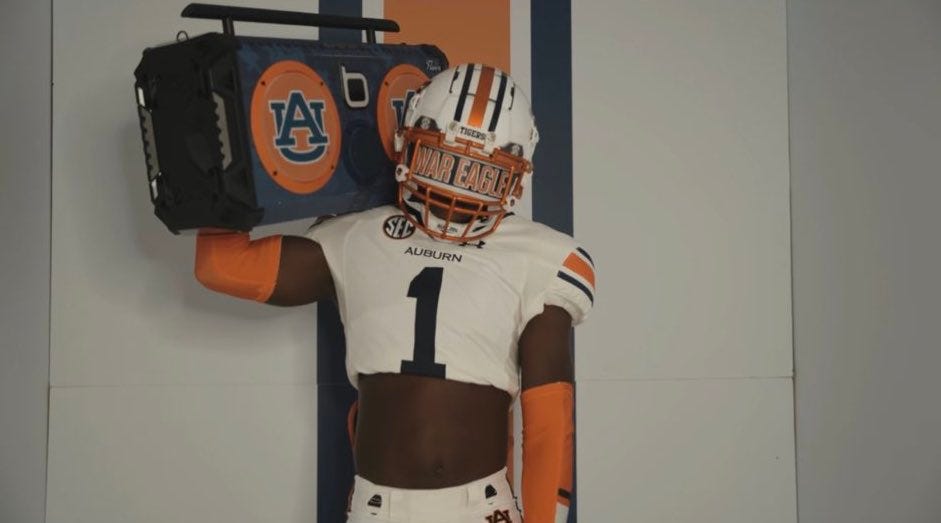 Episode 199: Large Feline Non-Weekdays (feat. Christian Clemente)