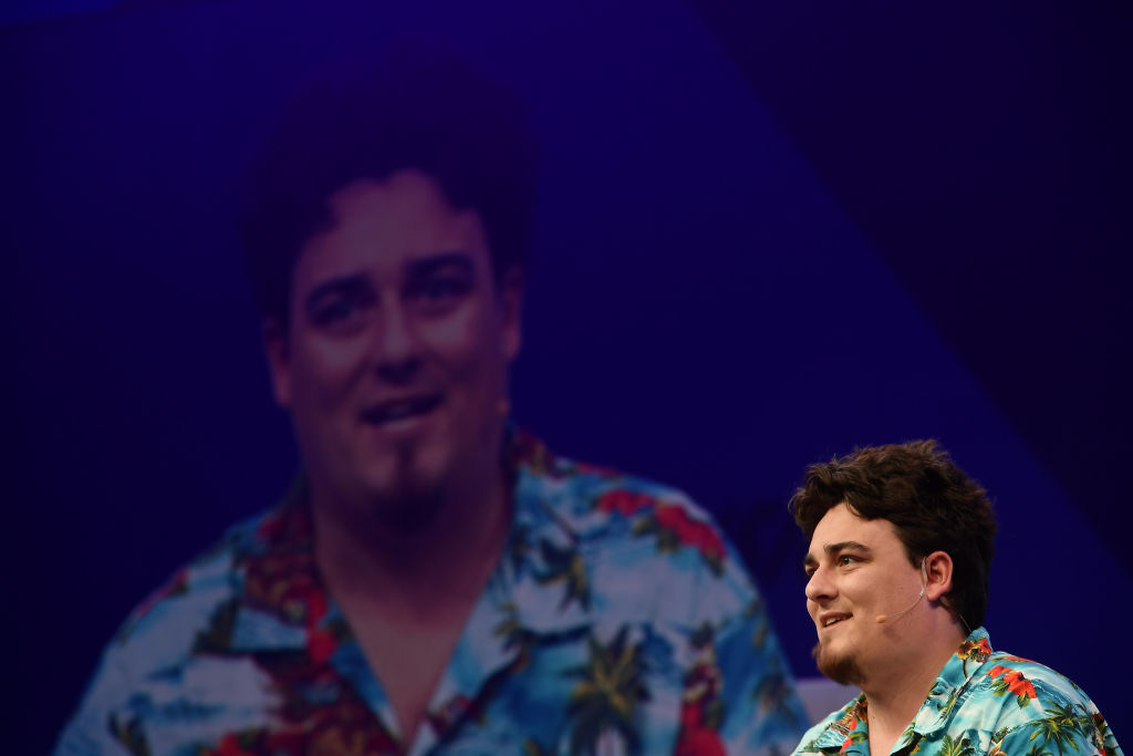 Episode 266: How The Daily Beast Took Down Palmer Luckey