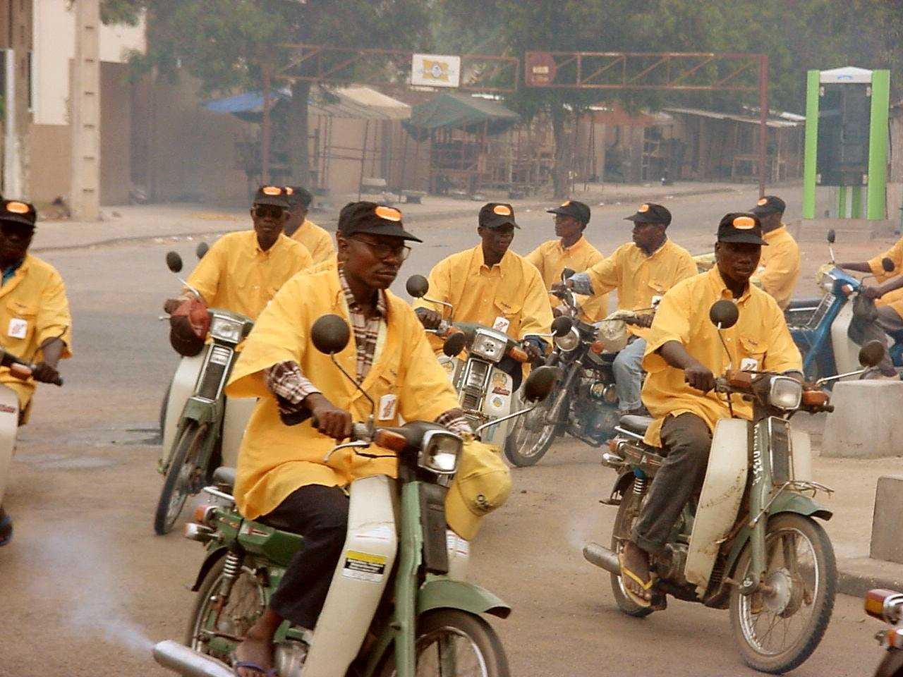 Togo: Les fameuses motos taxi "Zemidjan" et la dangereuse surconsommation  d'alcool | Info Afrique | Economie et numérique