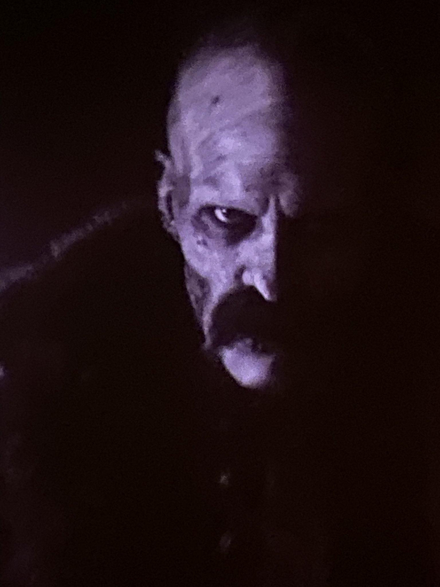 Bill Skarsgård como o Conde Orlok em NOSFERATU : r/HorrorMovies Bill Skarsgård como o Conde Orlok em NOSFERATU : r/HorrorMovies