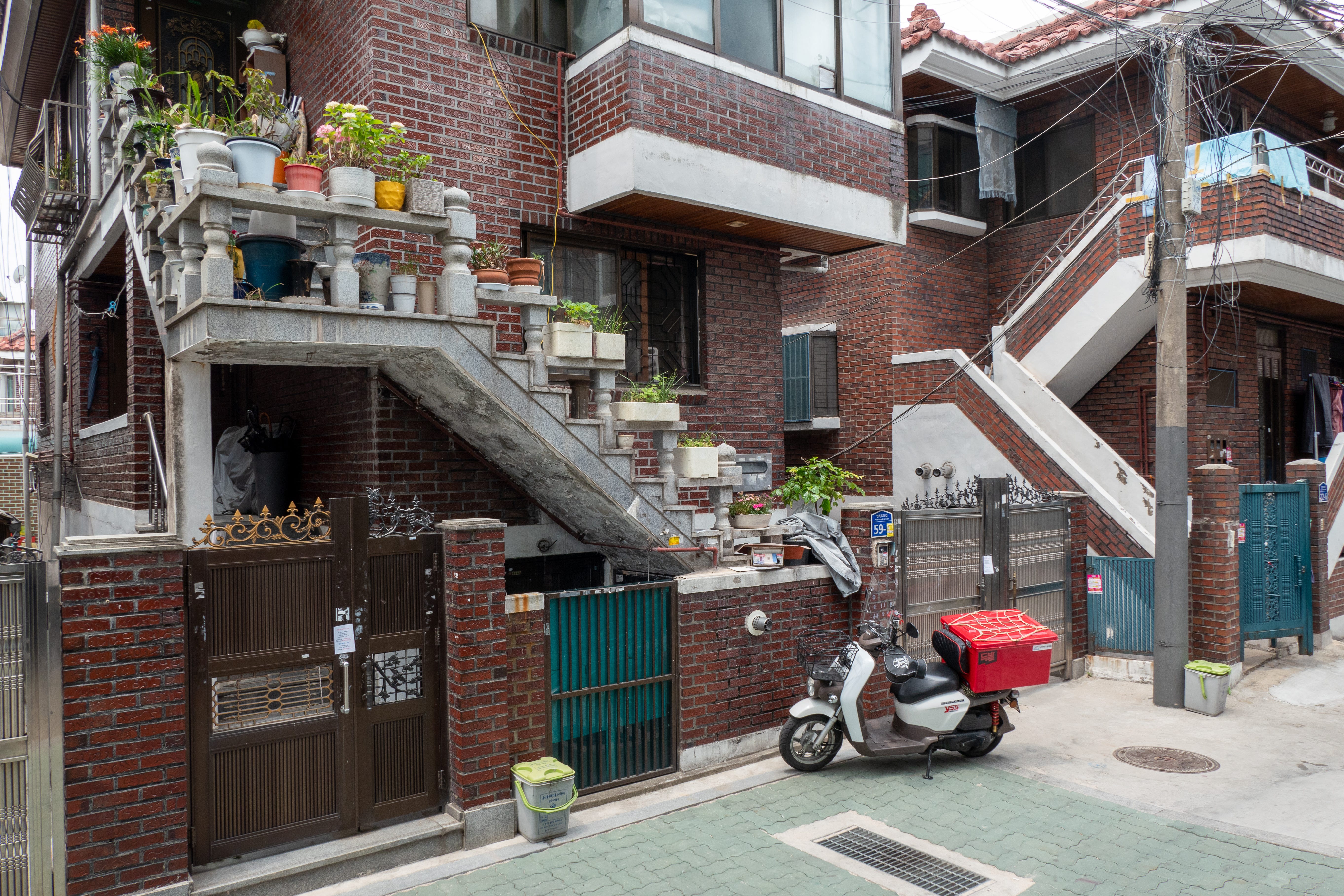 Walking Seoul (part 1) - Chris Arnade Walks the World