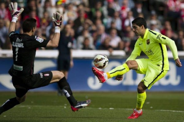 barcelona beat off granada soccer la liga 2015 barcelona beat off granada soccer la liga 2015