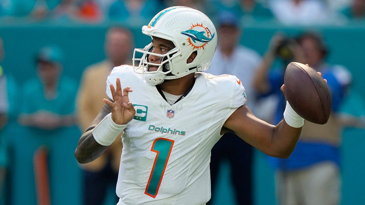 Dolphins' Tua Tagovailoa touches on Israel after win: 'This world needs  prayer' | Fox News