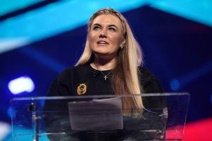 Photo | Erika Kirk speaking at the 2021 AmericaFest, Phoenix Convention Center in Phoenix, Arizona | courtesy of Gage Skidmore, Wikimedia Creative Commons