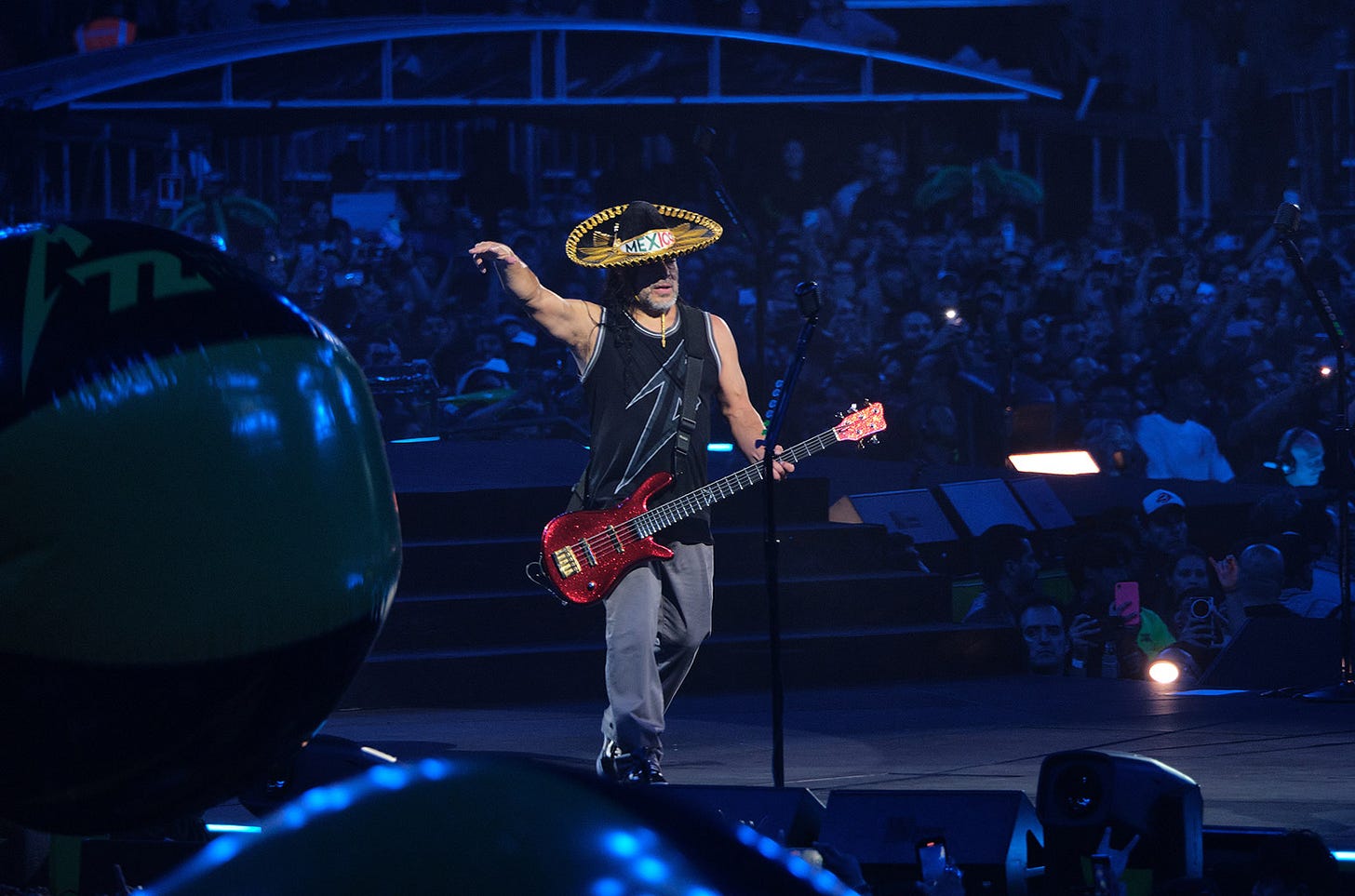 https://www.billboard.com/wp-content/uploads/2024/09/robert-trujillo-press-credit-Liliana-Estrada-ocesa-2024-billboard-1548.jpg