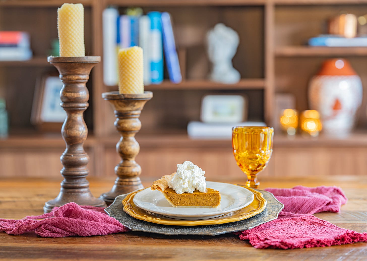 Cozy chai pumpkin pie from Jessie-Sierra; The Last Bite Cozy chai pumpkin pie from Jessie-Sierra; The Last Bite