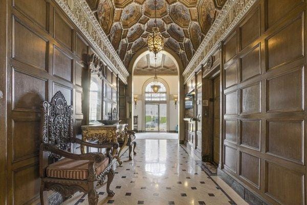 El Royale Apartments, 450 N Rossmore Ave, Los Angeles, CA 90004, US -  MapQuest