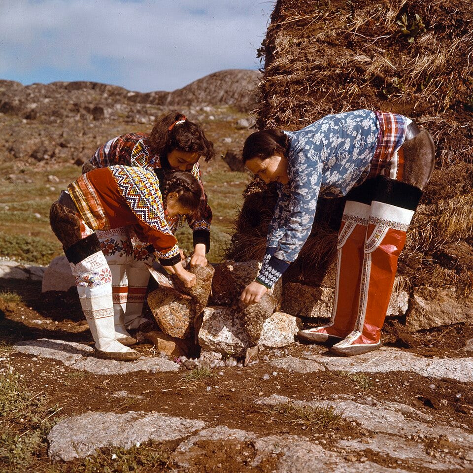 File:Greenlanders plucking a sea fowl.jpg