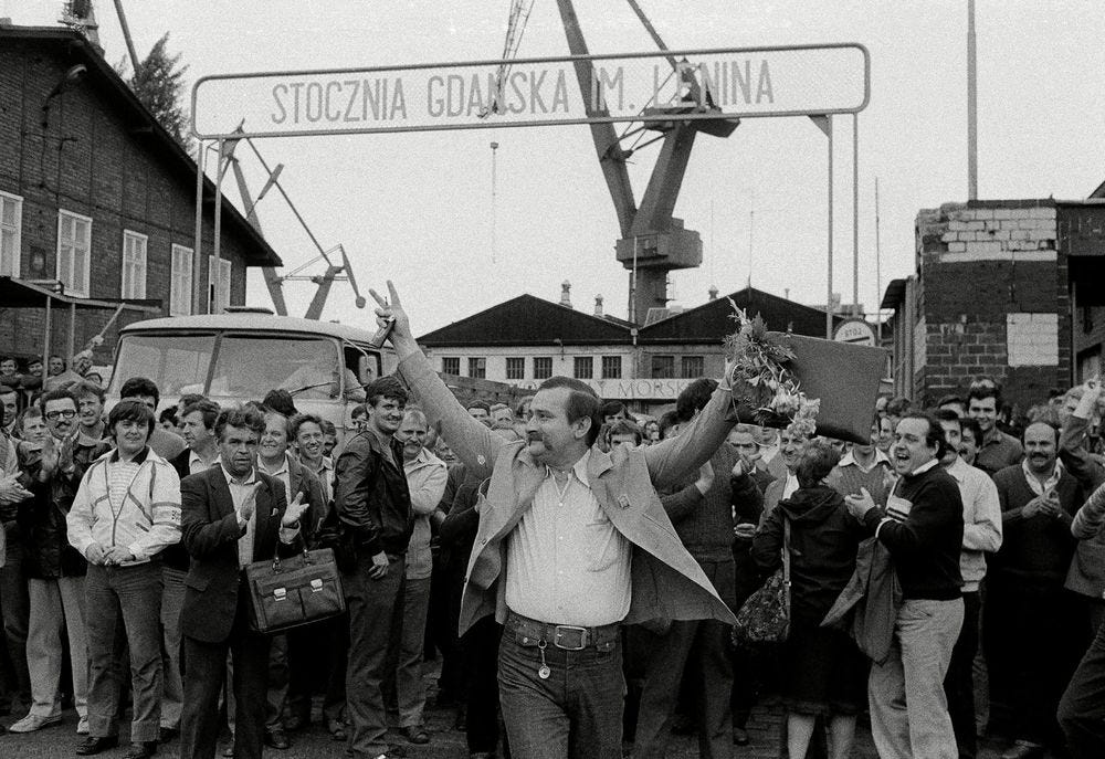 Lech Wałęsa leaving a Gdańsk shipyard