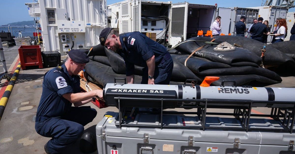 Royal Navy prepares to clear mines in Strait of Hormuz as Donald Trump's Iran peace deal nears - The Mirror Royal Navy prepares to clear mines in Strait of Hormuz as Donald Trump's Iran peace deal nears - The Mirror