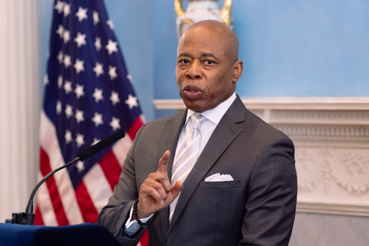 Investors cry foul over former NYC Mayor Eric Adams's crypto launch: 'Such  an obvious rug' | Fortune