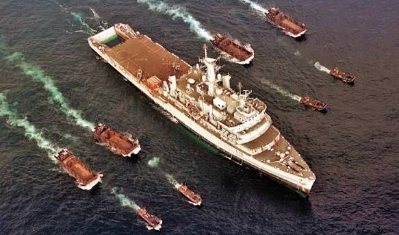 HMS Fearless (L10) was Fearless class amphibious assault ship of the Royal  Navy. (1965-2002)