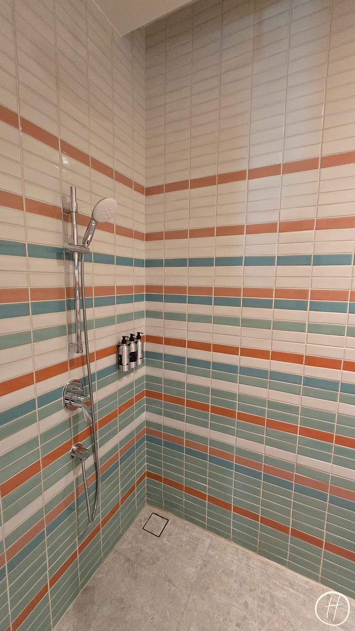 Deluxe One Bedroom Suite with Ocean View and Private Pool: Bathroom