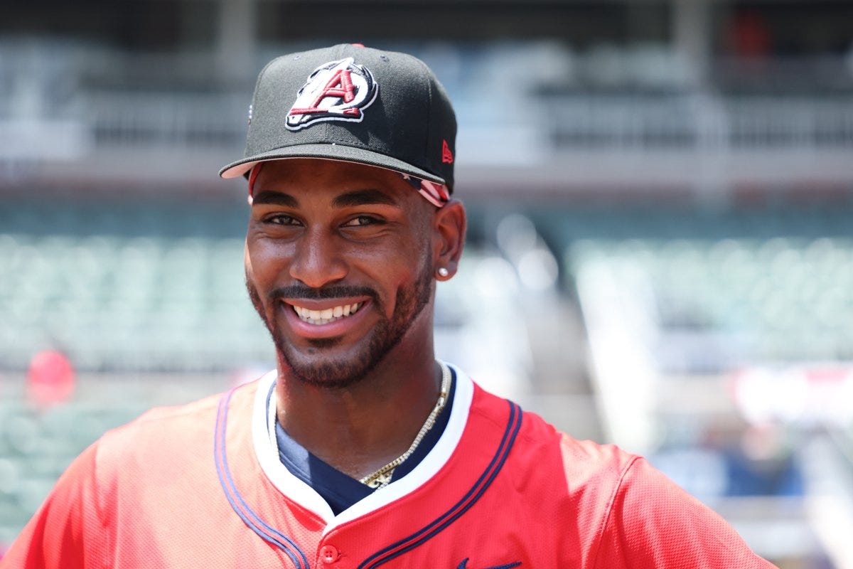 Seattle Mariners outfielder Lazaro Montes