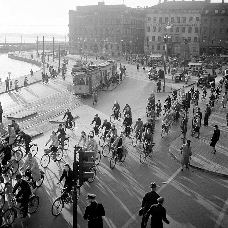 Black and white image of cyclists in 1940s Stockholm