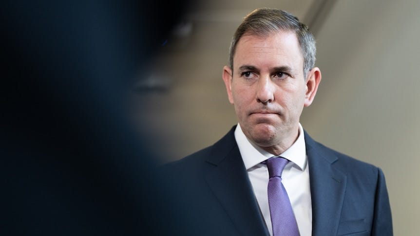 Jim Chalmers blames interest rate rises for 'smashing' the economy, expects  weak economic growth - ABC News