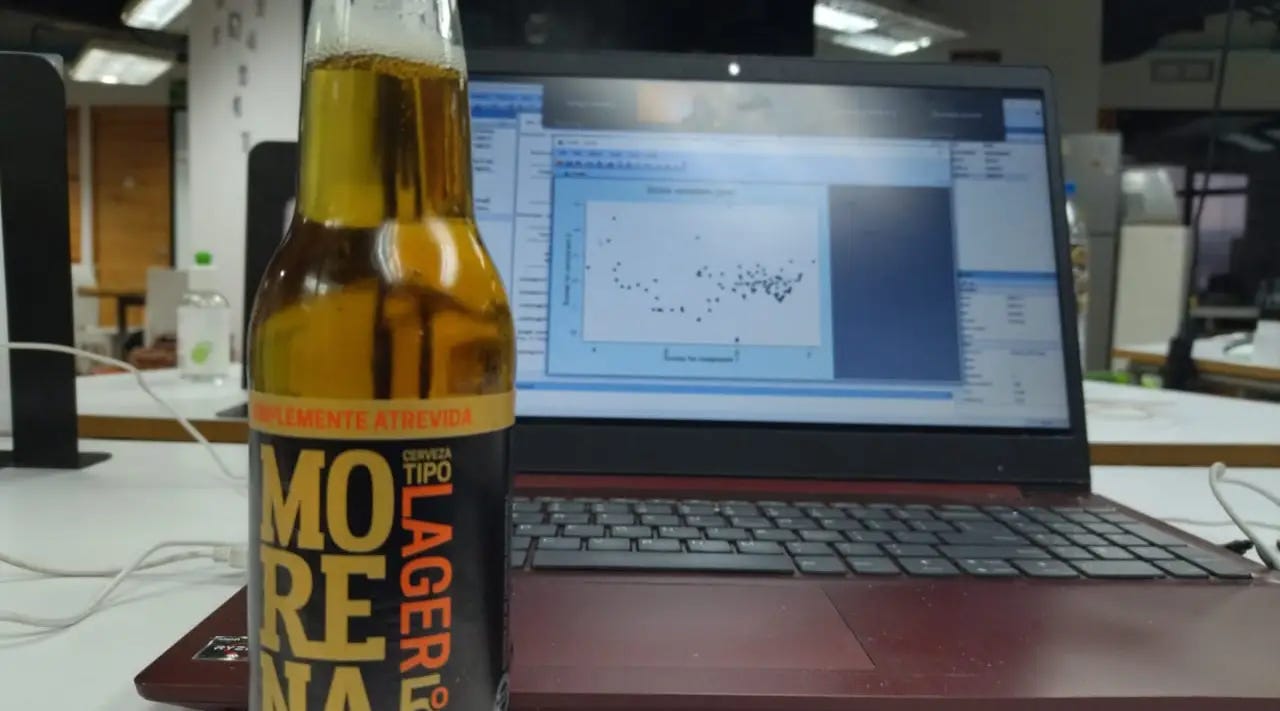 No todo es trabajo, también debía estudiar (Morena no patrocina este artículo). No todo es trabajo, también debía estudiar (Morena no patrocina este artículo).