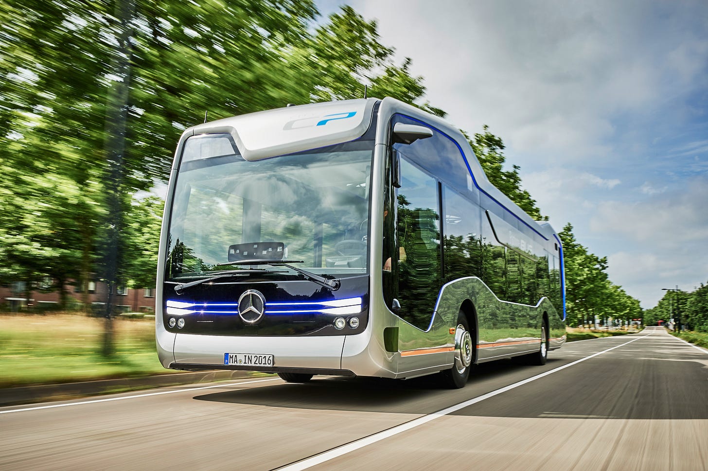 Mercedes-Benz autonomous bus uses CityPilot technology to travel a ...