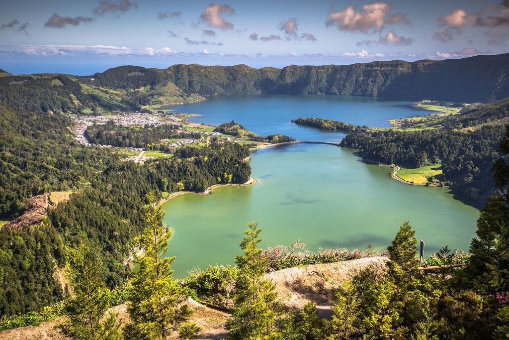Sete Cidades - twin lakes