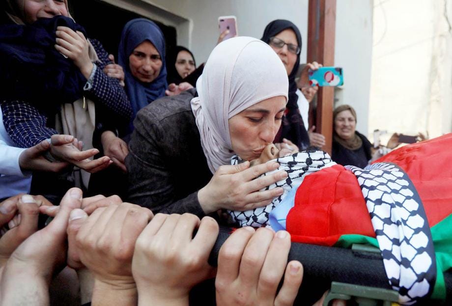 فقد الأبناء".. إما صدمة عابرة وإما ندبة عالقة | فلسطين أون لاين
