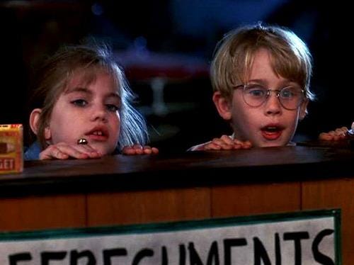 Anna Chlumsky and Macaulay Culkin in My Girl