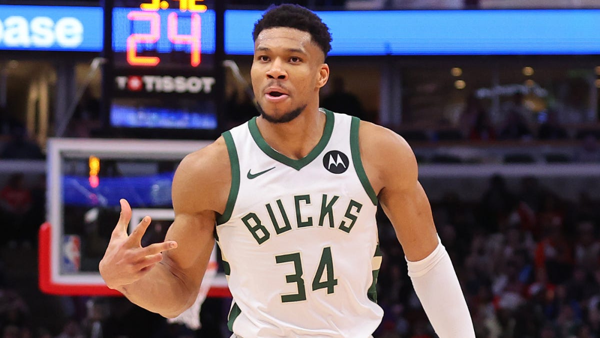 Giannis Antetokounmpo calls this season his 'hardest,' says he doesn't want  to be 'crying' to get in MVP race - CBS Sports