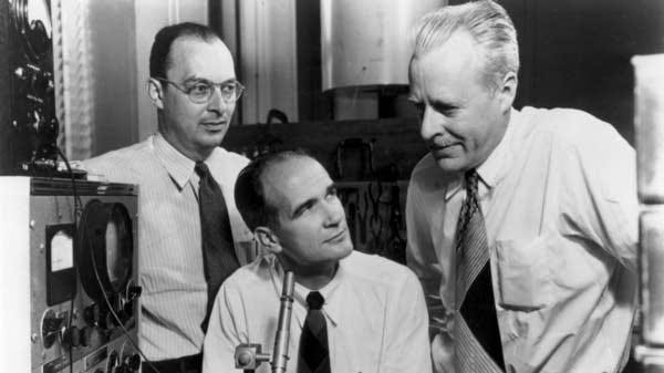 Physicists John Bardeen (left), William Shockley (center) and Walter Brattain won the Nobel Prize for their work on the transistor. It's one of nine Nobel Prizes that Bell Labs researchers have received. Physicists John Bardeen (left), William Shockley (center) and Walter Brattain won the Nobel Prize for their work on the transistor. It's one of nine Nobel Prizes that Bell Labs researchers have received.