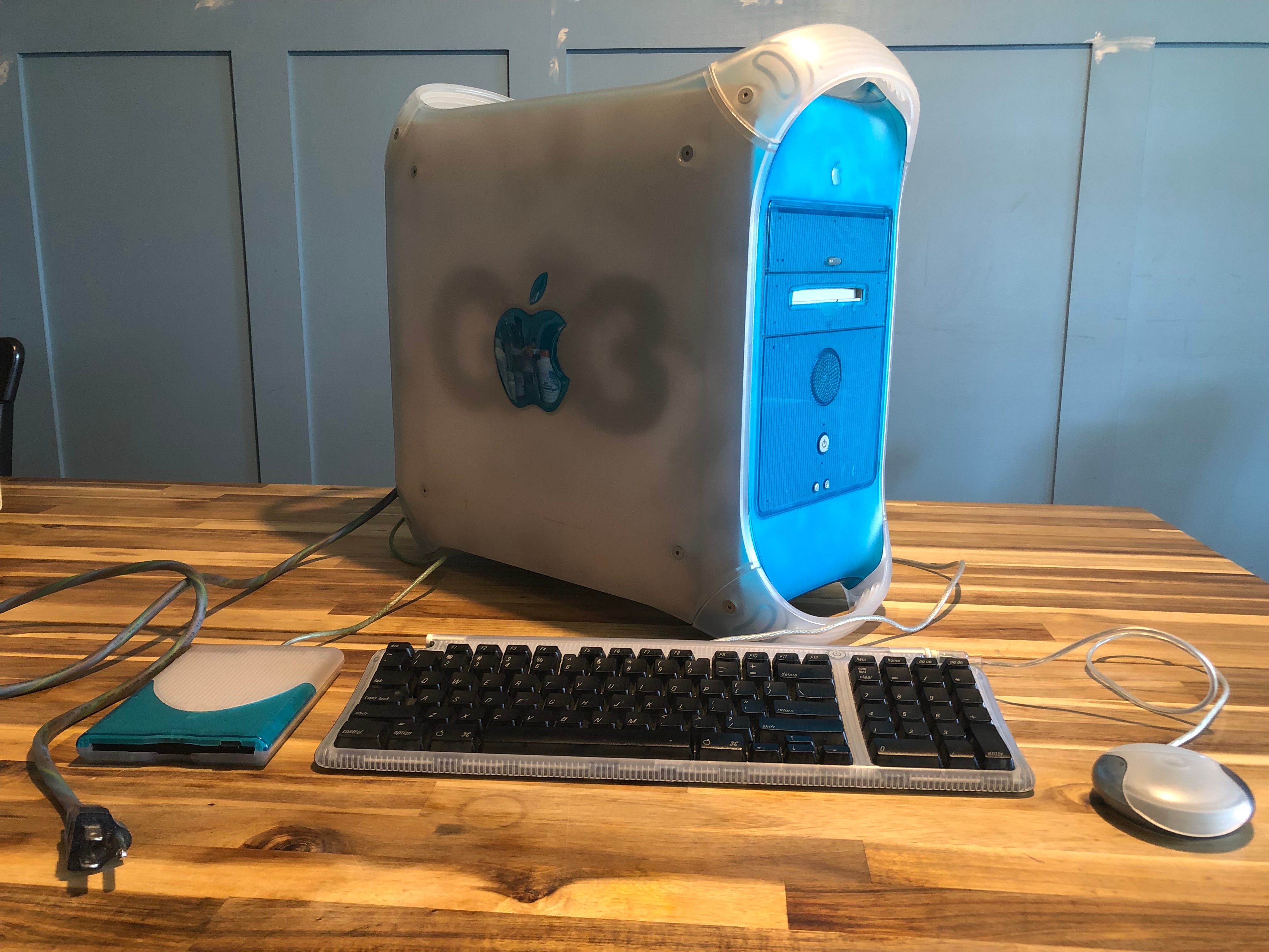 Thrift Store Find: A G3 Era Apple USB Keyboard and Mouse