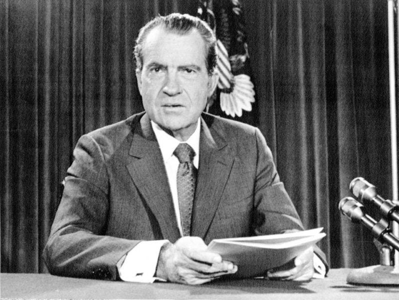 Tại sao chế độ bản vị vàng sụp đổ?