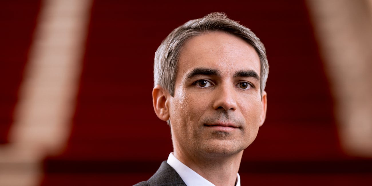 Jak vnímá AI člen bankovní rady ČNB?