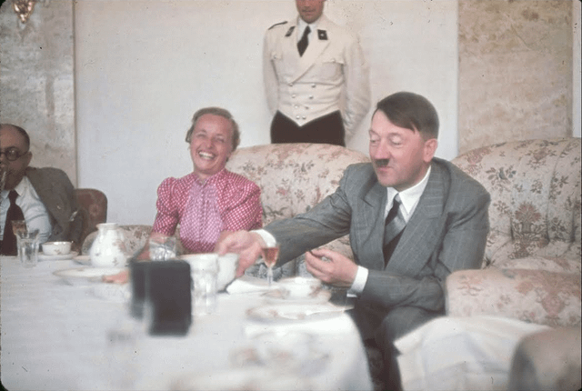 r/HistoryPorn - Hitler makes wife of Gauleiter Albert Forster, Gertrud Deetz, laugh at the Berghof, Hitler's home in the Obersalzberg, 1939 [1157x779]
