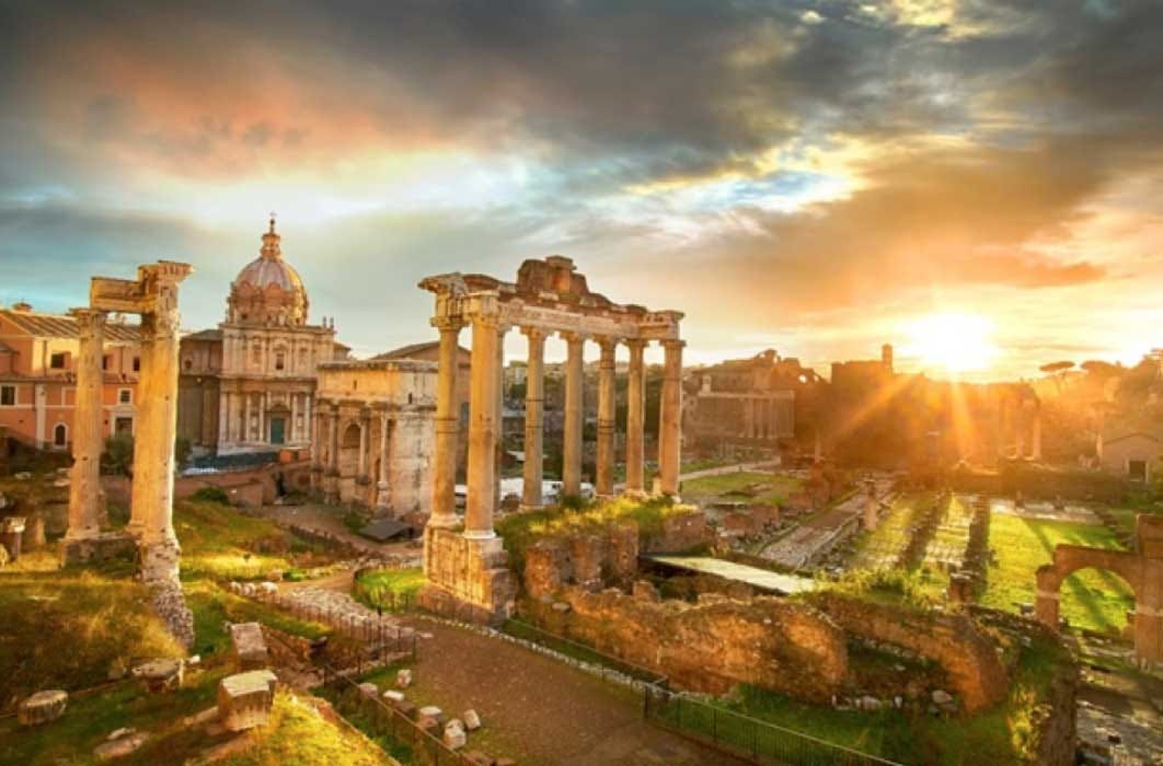Roman Forum. Ruins of Roman Forum in Rome, Italy during sunrise. (twindesigner / Adobe Stock)
