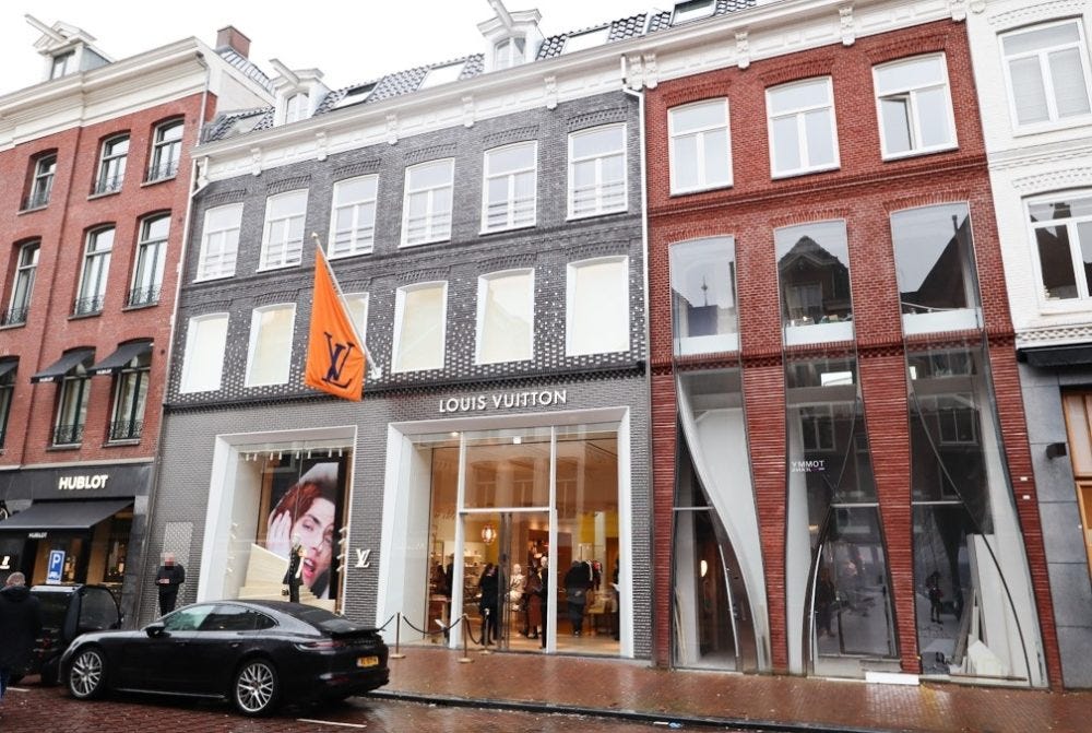 Louis Vuitton's Stunning Store Front by UNStudio Louis Vuitton's Stunning Store Front by UNStudio