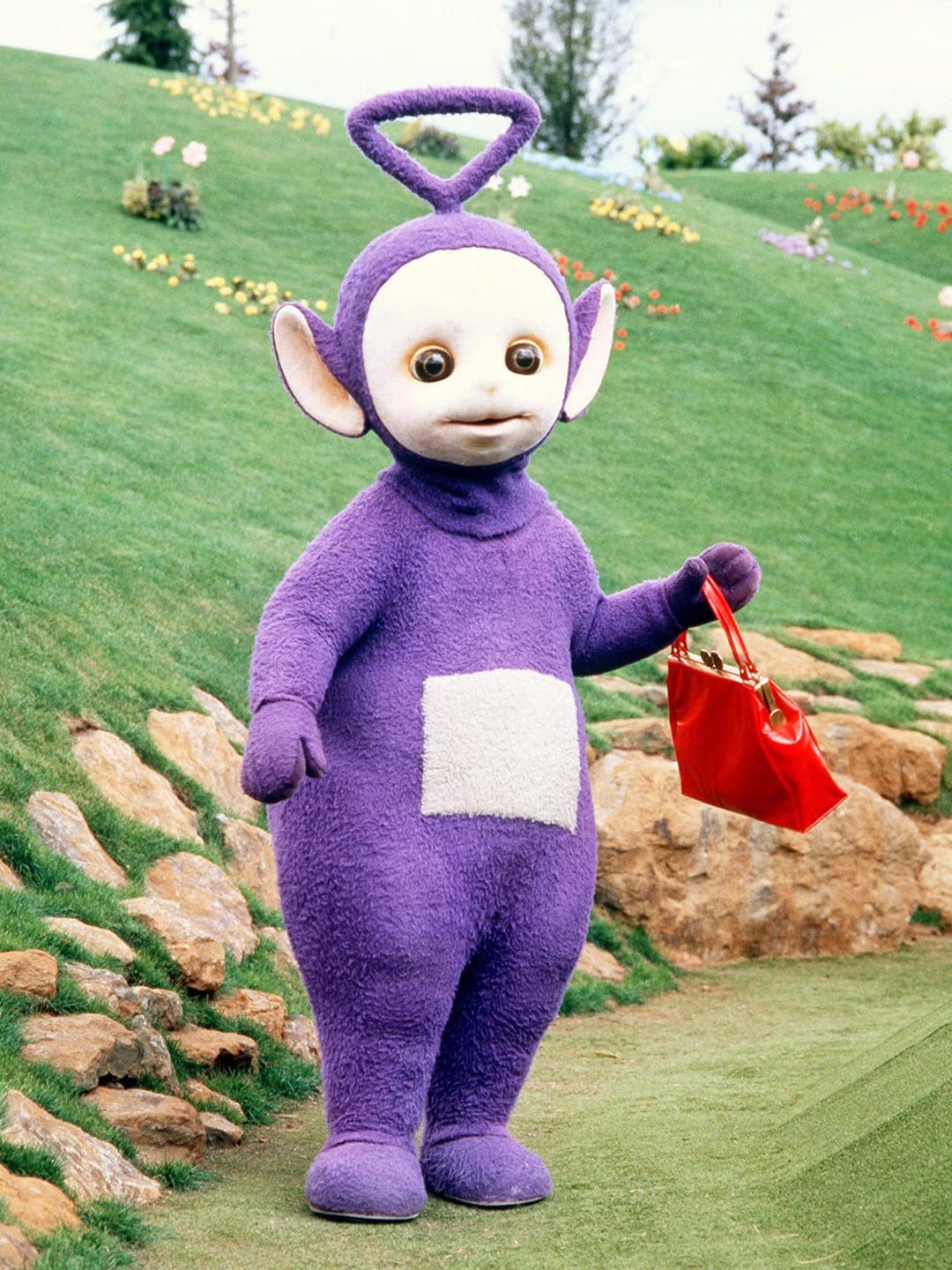Anyone else remember people freaking out over Tinky Winky having a bag? :  r/90s