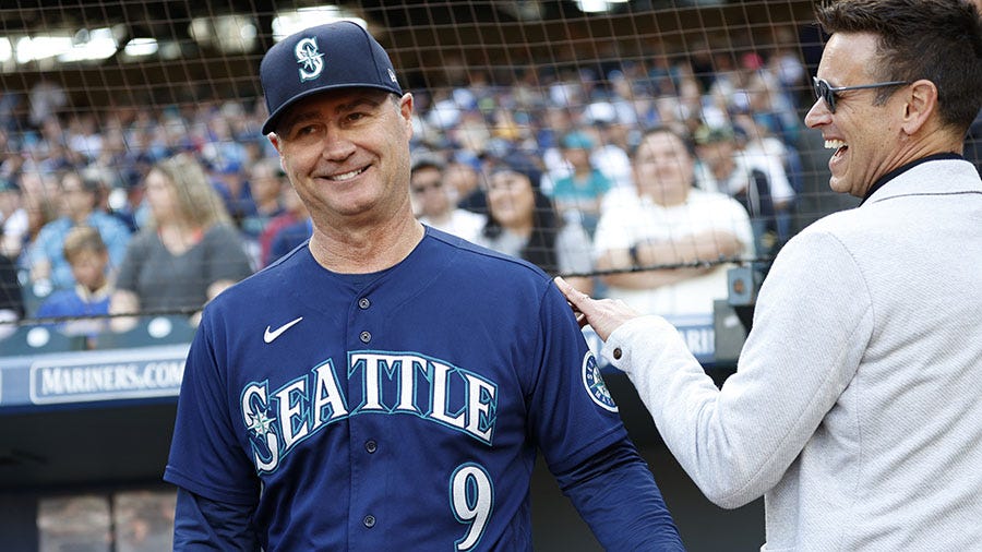 Mariners Jerry Dipoto Scott Servais...
