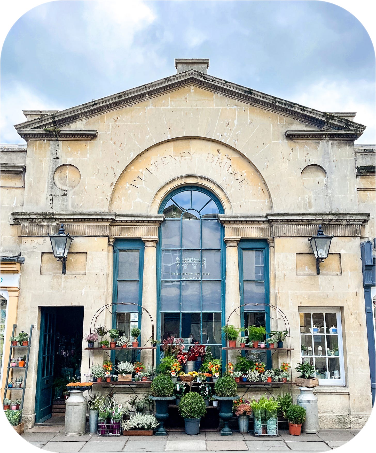 Pulteney Bridge Flowers, Bath England