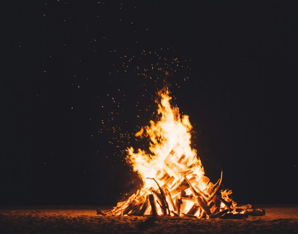 photography of burning camp fire photography of burning camp fire