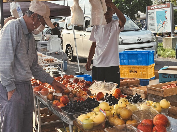 青森県八戸市館鼻岸壁朝市