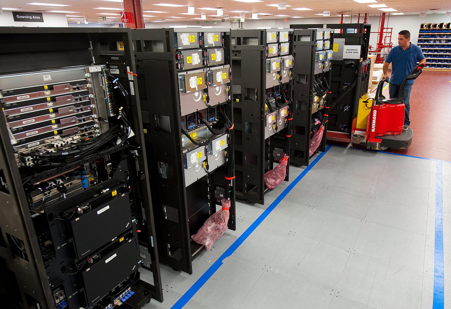 I.B.M. Mainframe Evolves to Serve the Digital World - The New York Times I.B.M. Mainframe Evolves to Serve the Digital World - The New York Times