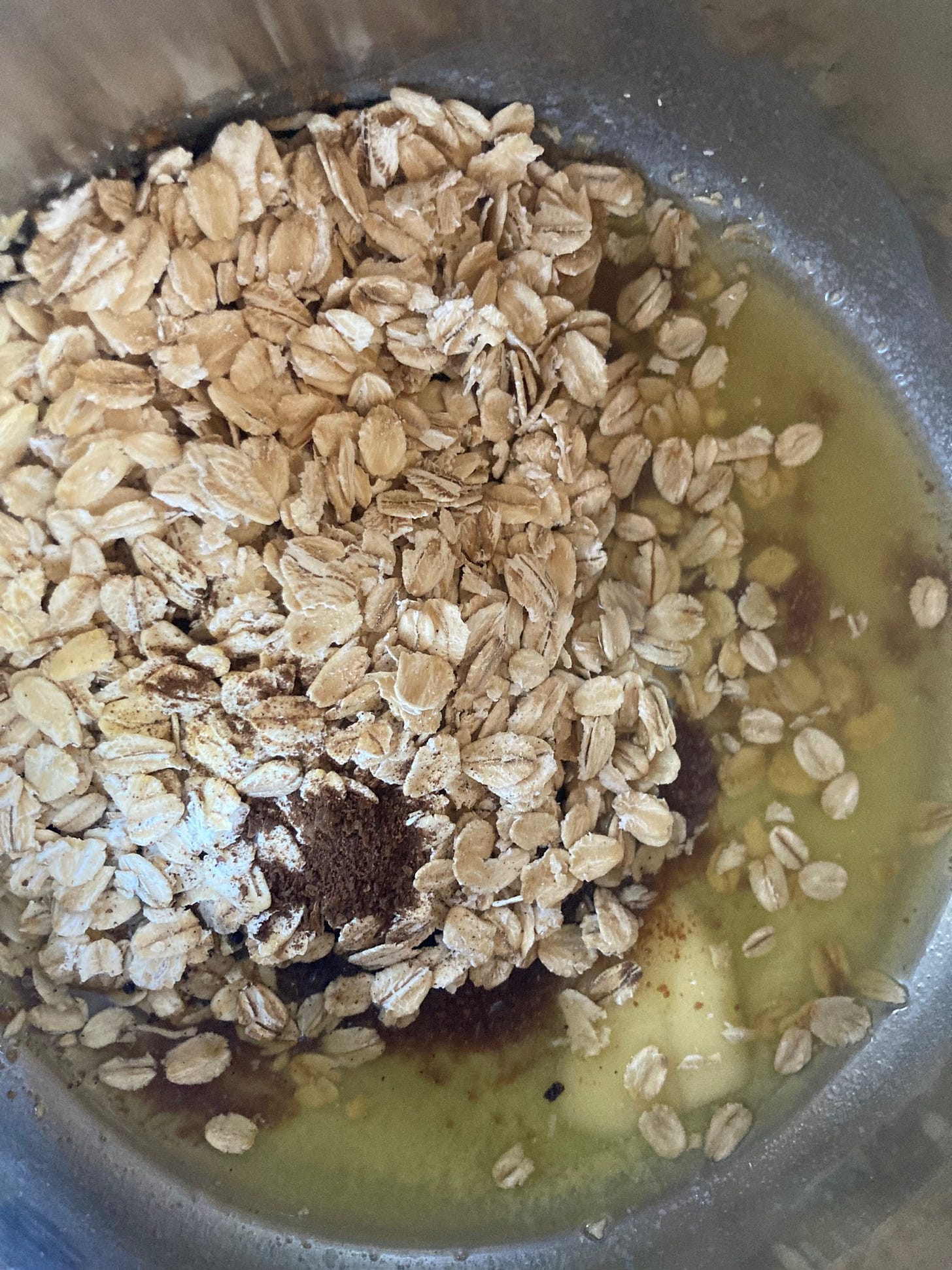 oat strudel muffin topping with cloves oat strudel muffin topping with cloves