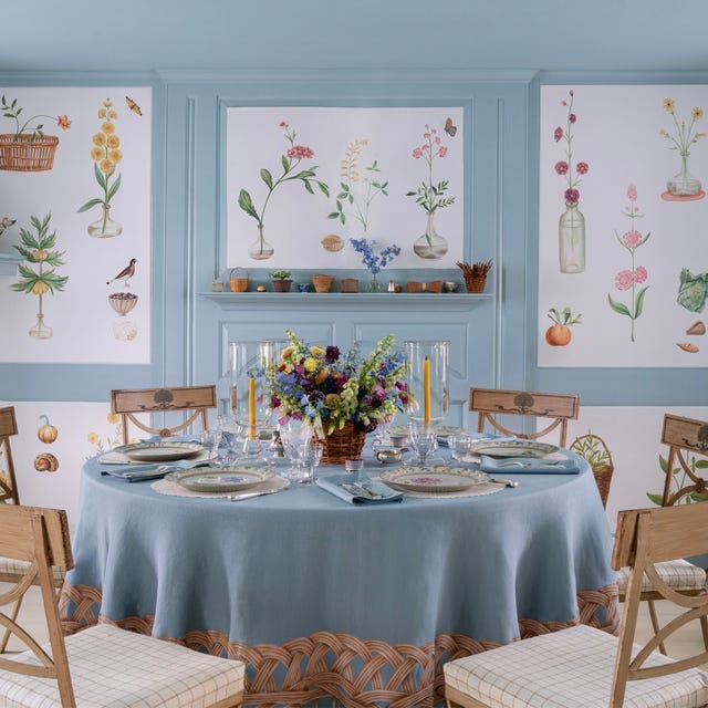 Dining room with floral decorations.